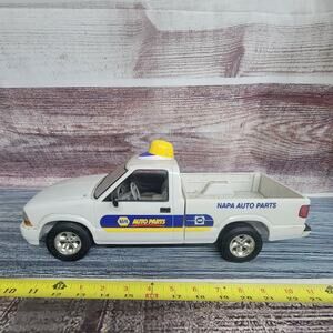First gear plastic Napa Chevy s-10 delivery pickup truck white/blue